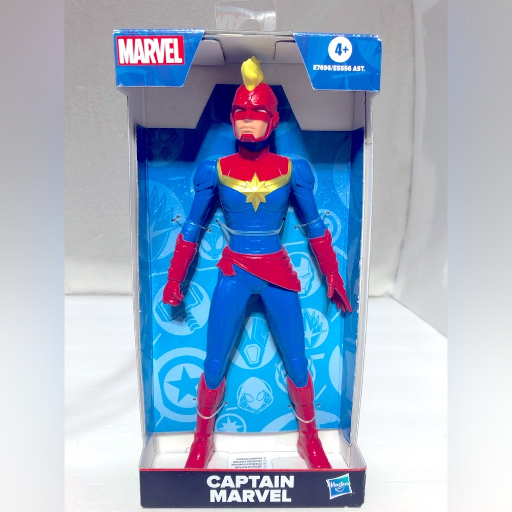 CAPTAIN MARVEL Action Figure  9" New in Box Marvel